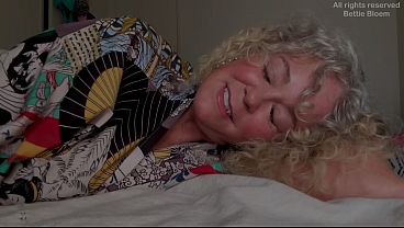 MILF Helps You With Your Morning Wood